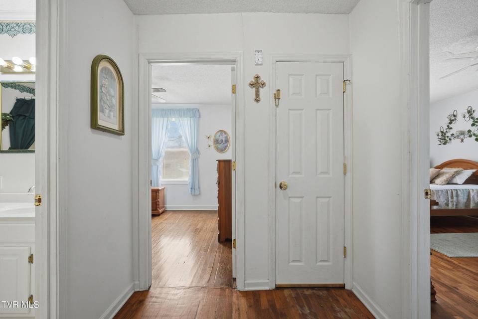 Photo #16: 18 28th North Street