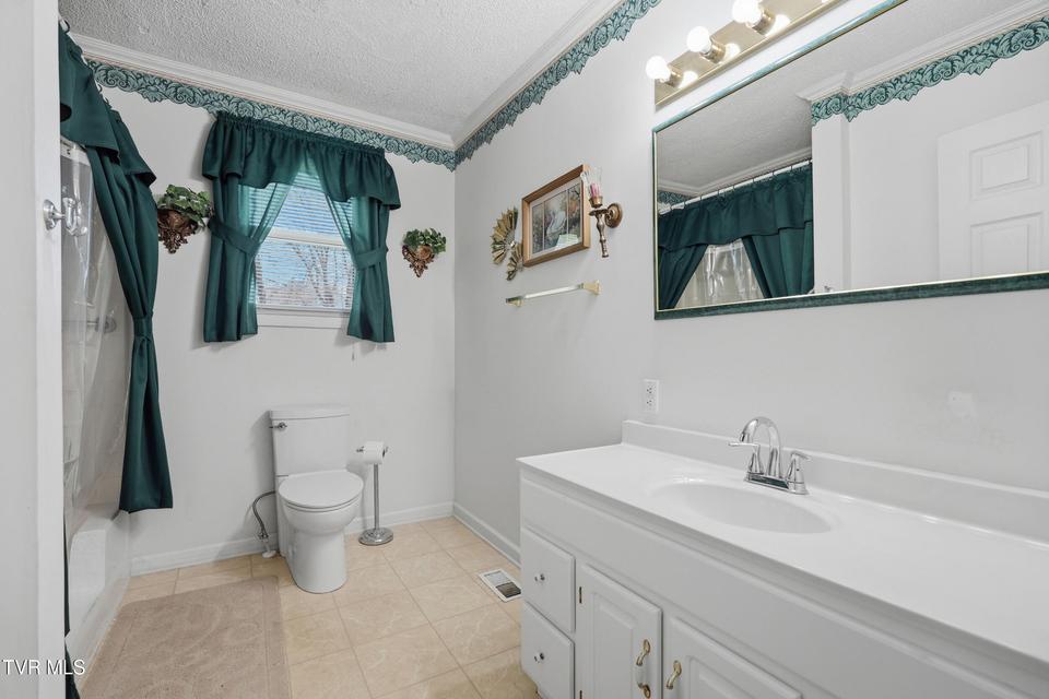 Photo #19: 18 28th North Street