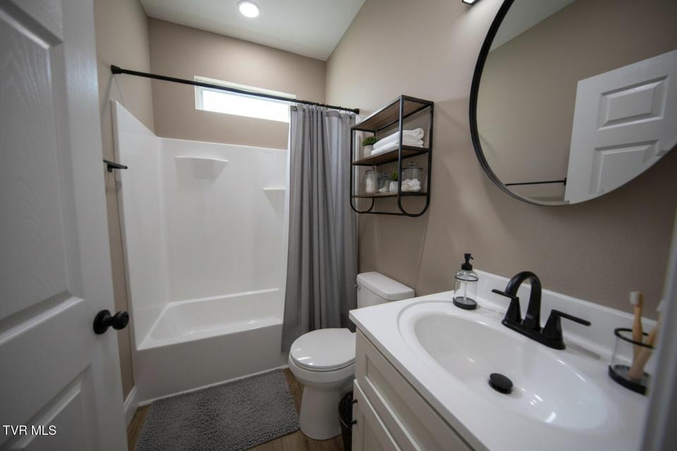 Photo #24: 3040 Winding Way