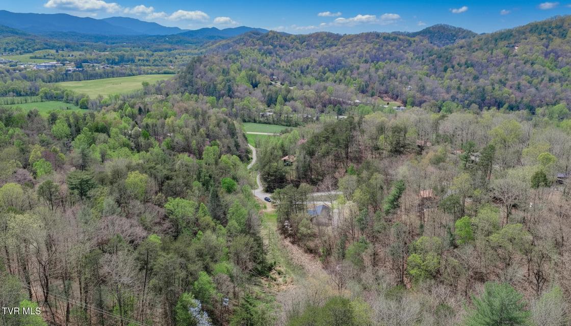 Photo #36: 3040 Winding Way