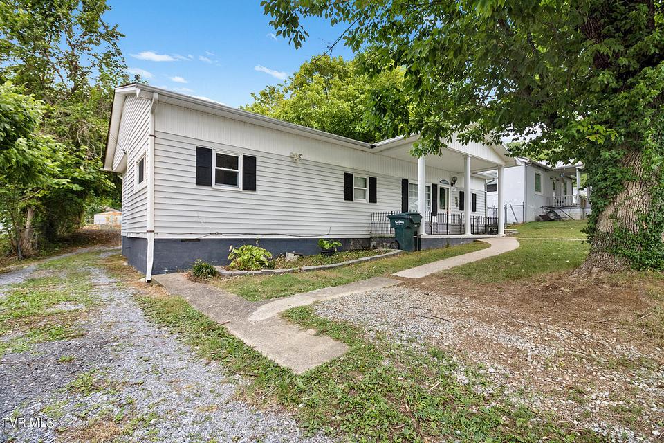 Photo #23: 127 Sparta Street