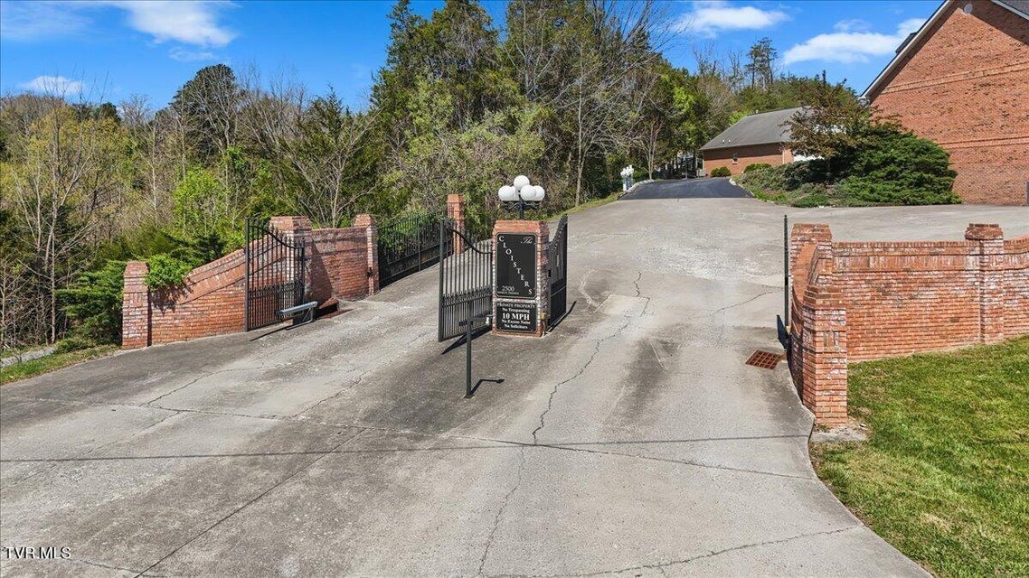 Photo #3: 2503 Cloister Lane