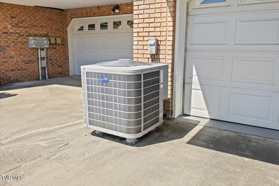 Photo #41: 2503 Cloister Lane