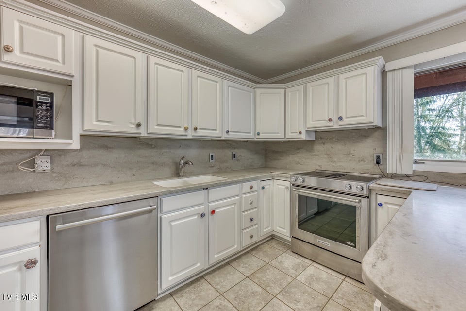 Photo #10: 431 Brentwood Pvt Drive