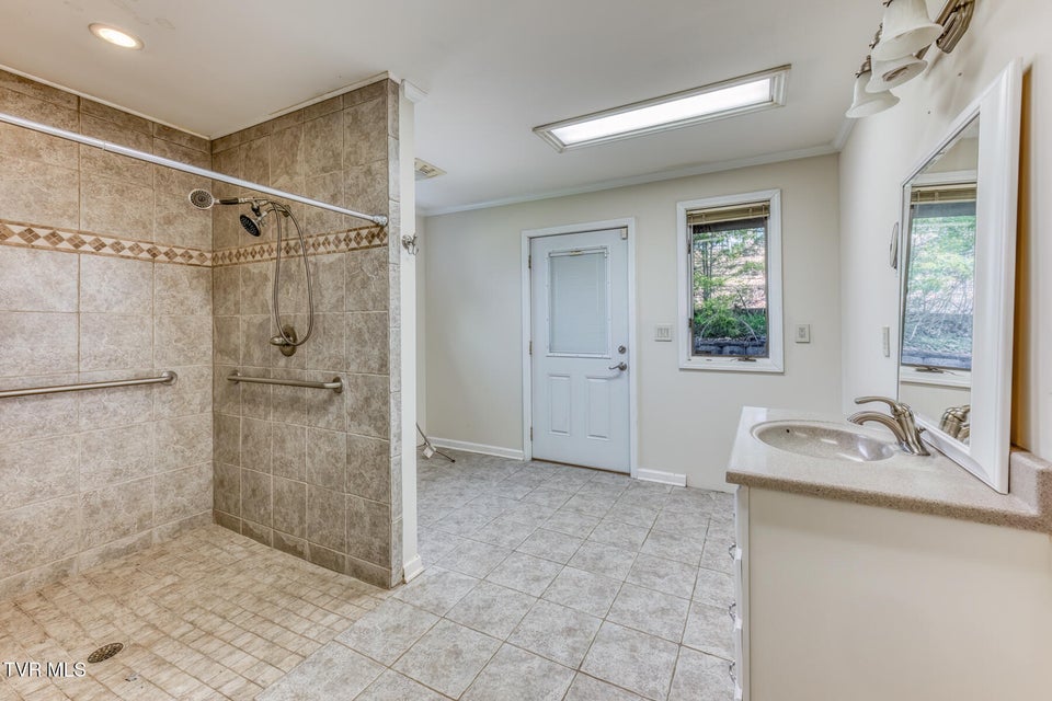 Photo #20: 431 Brentwood Pvt Drive