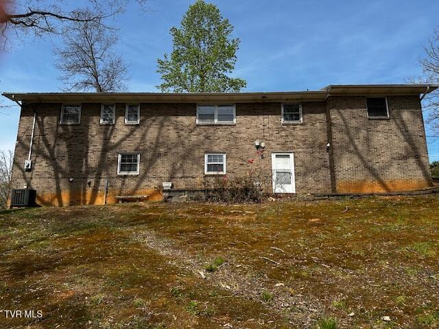 Photo #5: 1933 Noble Street