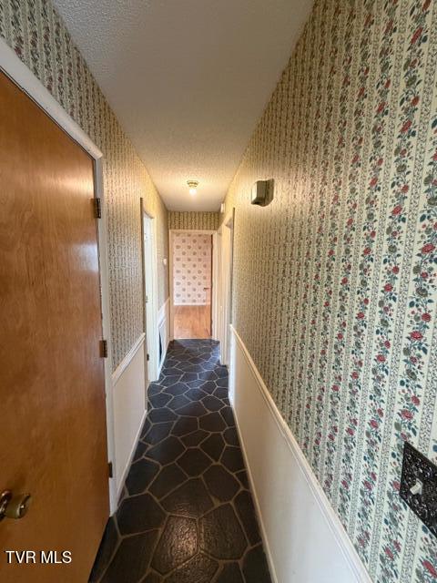 Photo #15: 1933 Noble Street