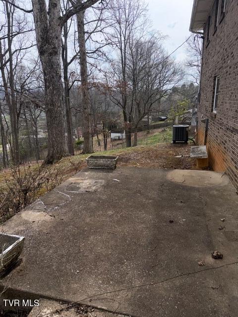 Photo #37: 1933 Noble Street