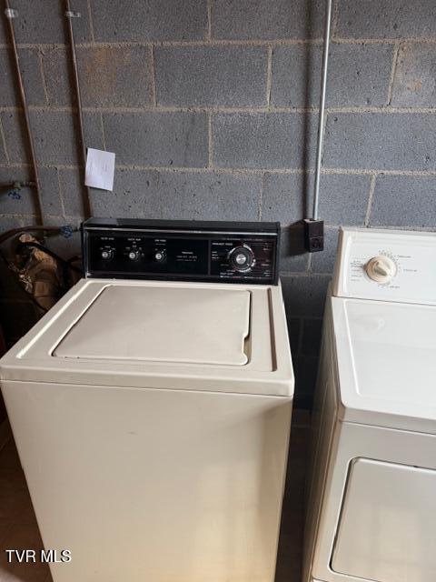 Photo #27: 1933 Noble Street