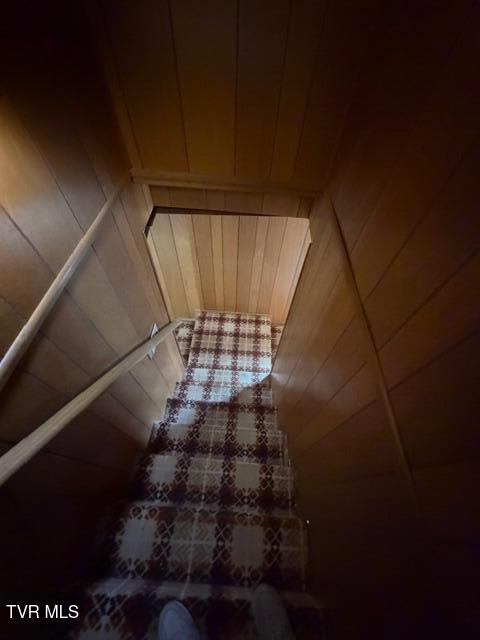 Photo #25: 1933 Noble Street