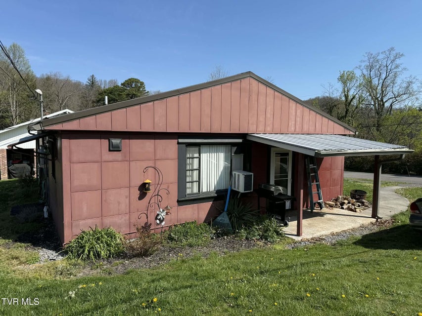 Photo #28: 203 Henry Street