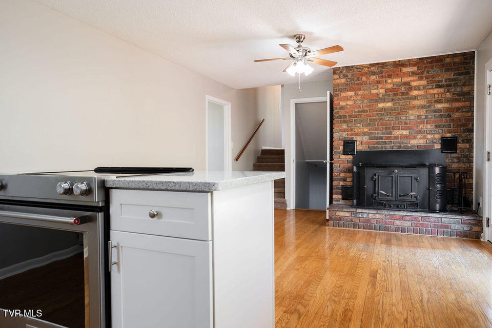 Photo #25: 424 Old Watauga Road