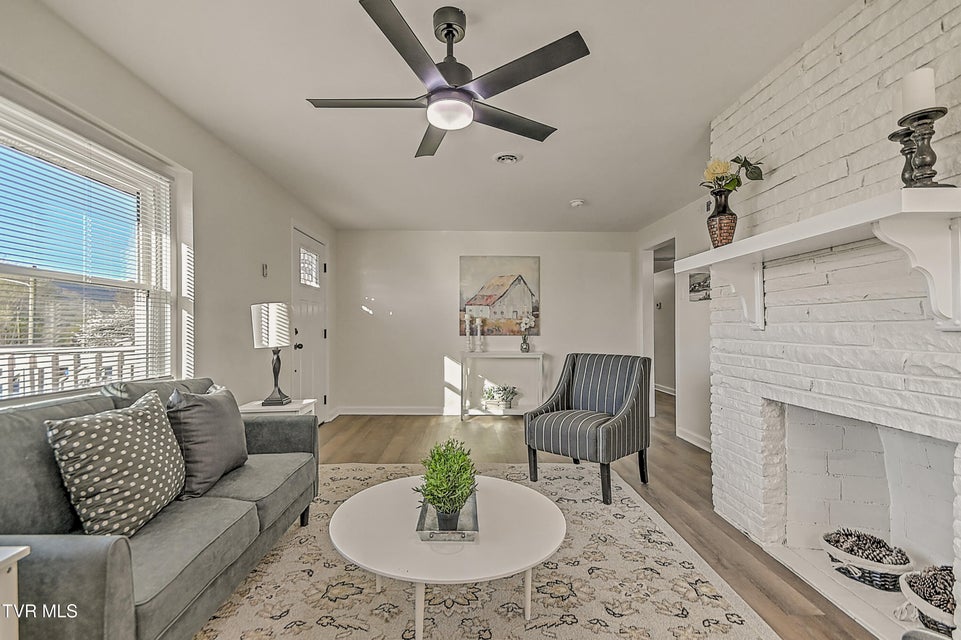 Photo #10: 1118 Sevier Terrace Drive