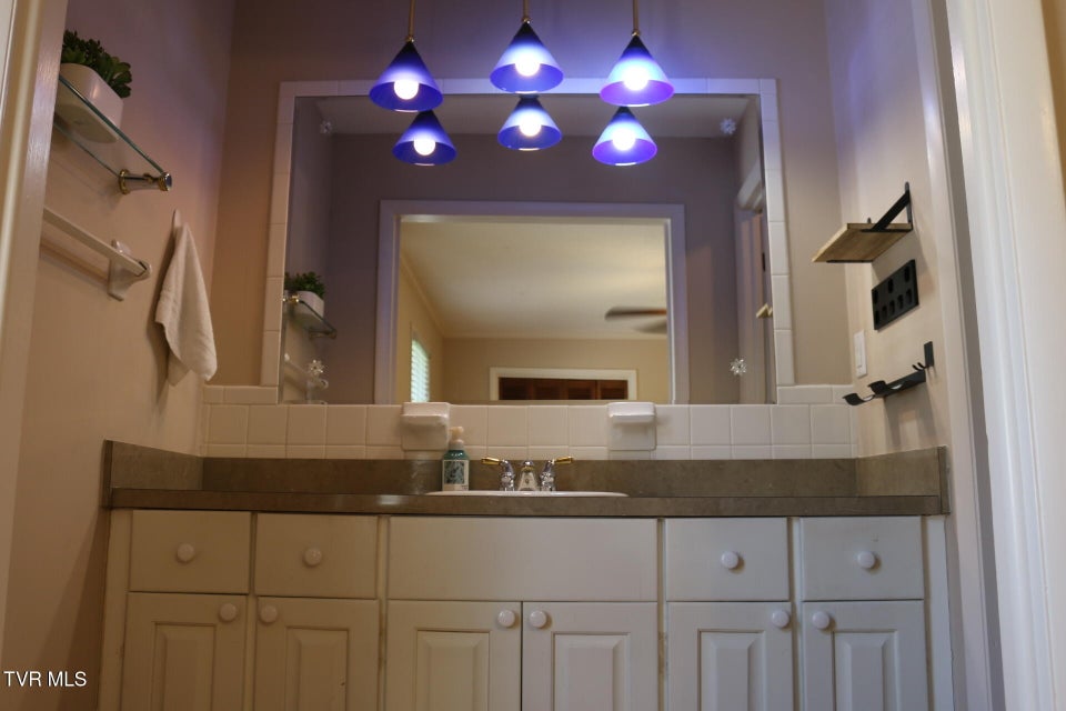 Photo #34: 2121 Hickory Springs Road