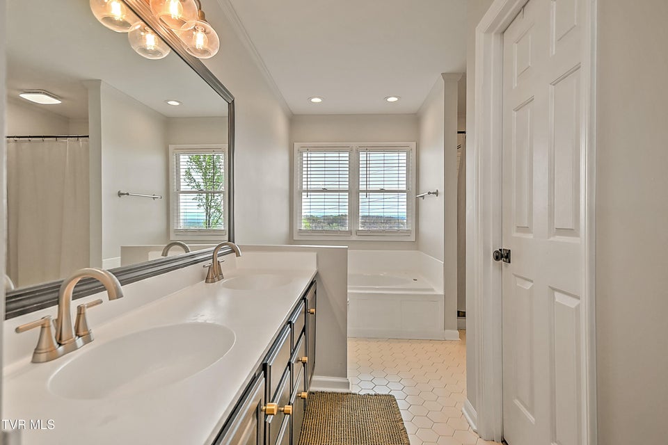 Photo #33: 4021 Lakota Place