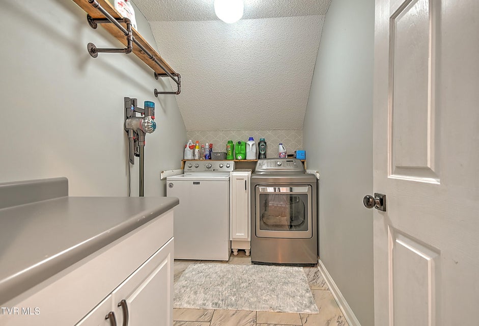 Photo #40: 4021 Lakota Place