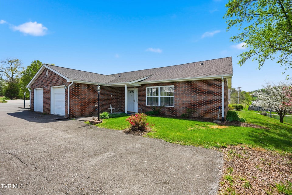 Photo #2: 25 Boone Hill Court