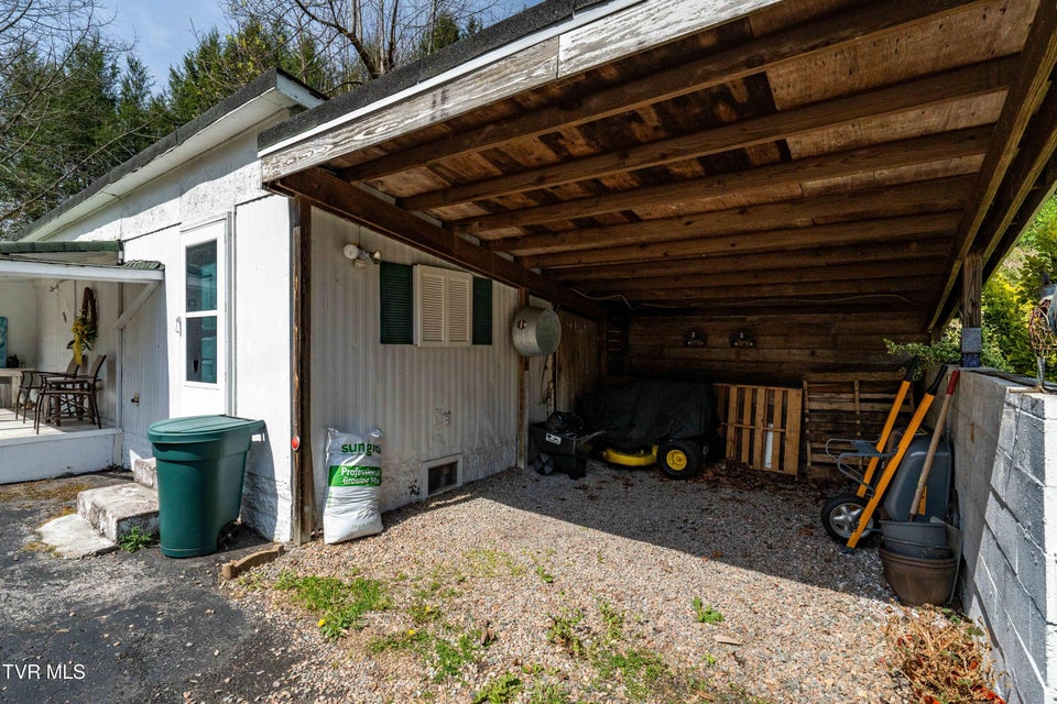 Photo #9: 6646 Roan Creek Road