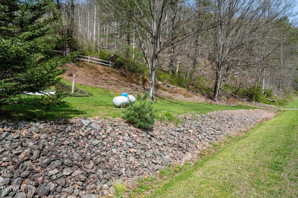 Photo #16: 6646 Roan Creek Road