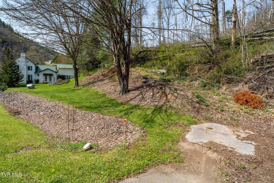 Photo #17: 6646 Roan Creek Road