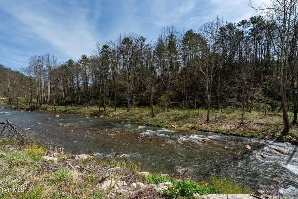 Photo #25: 6646 Roan Creek Road