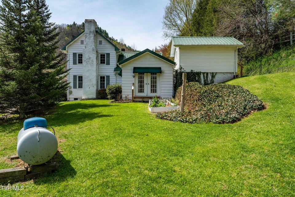 Photo #27: 6646 Roan Creek Road