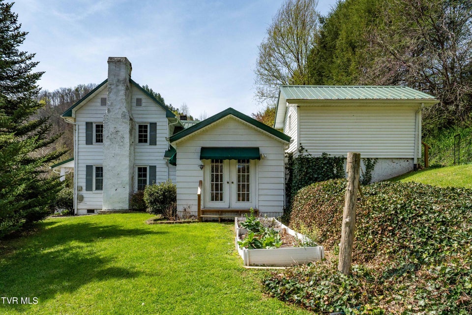 Photo #28: 6646 Roan Creek Road