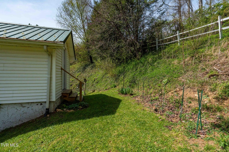 Photo #32: 6646 Roan Creek Road