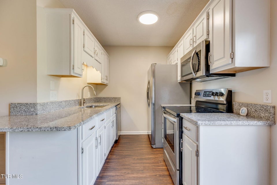 Photo #6: 905 Milton Court