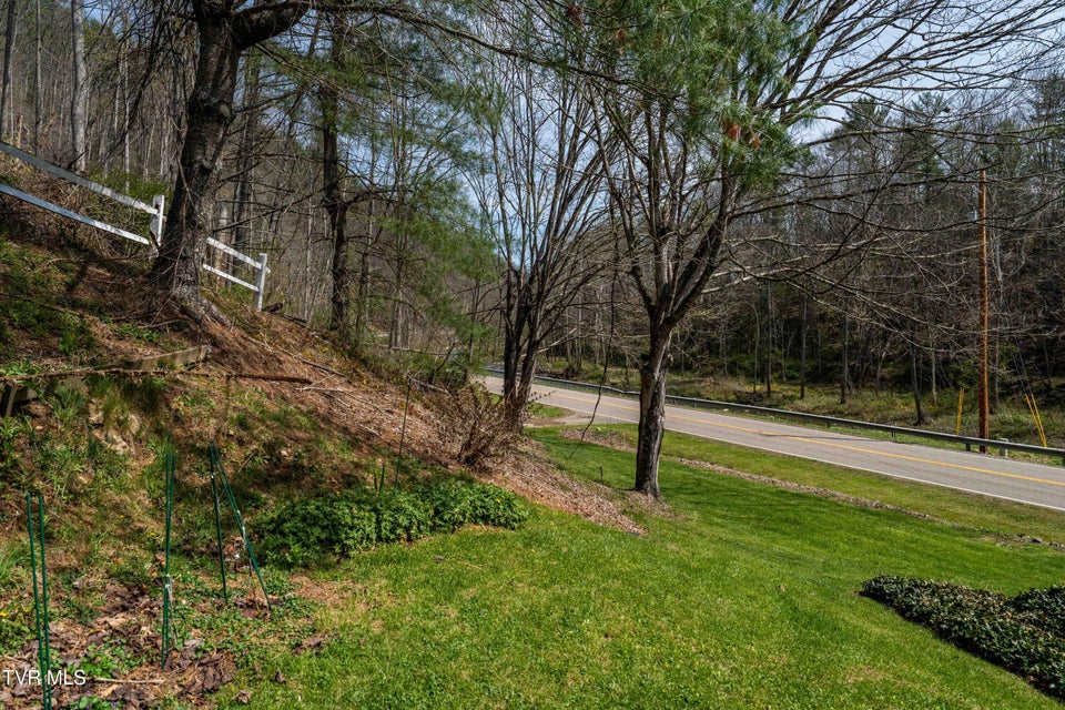 Photo #34: 6646 Roan Creek Road