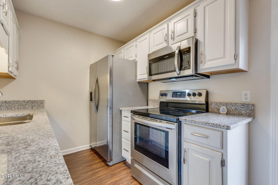 Photo #8: 905 Milton Court