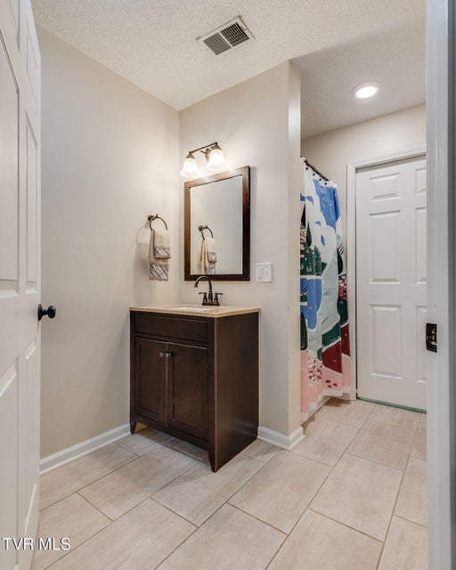 Photo #12: 905 Milton Court