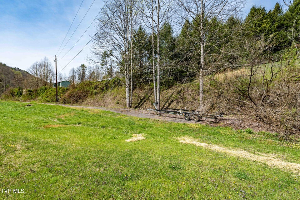 Photo #58: 6646 Roan Creek Road