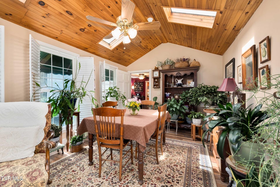 Photo #67: 6646 Roan Creek Road