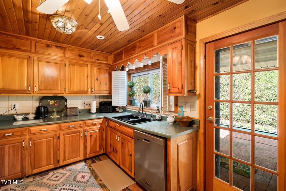 Photo #70: 6646 Roan Creek Road