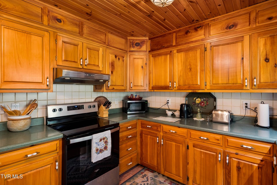 Photo #71: 6646 Roan Creek Road