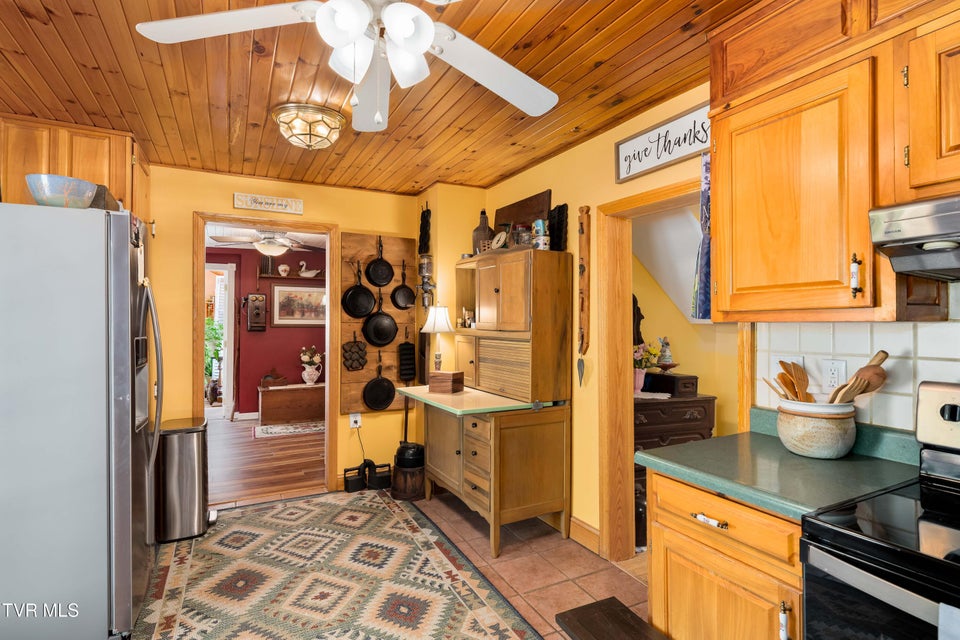 Photo #72: 6646 Roan Creek Road