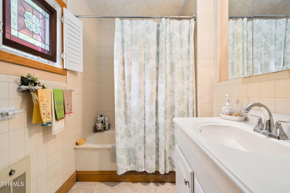 Photo #76: 6646 Roan Creek Road