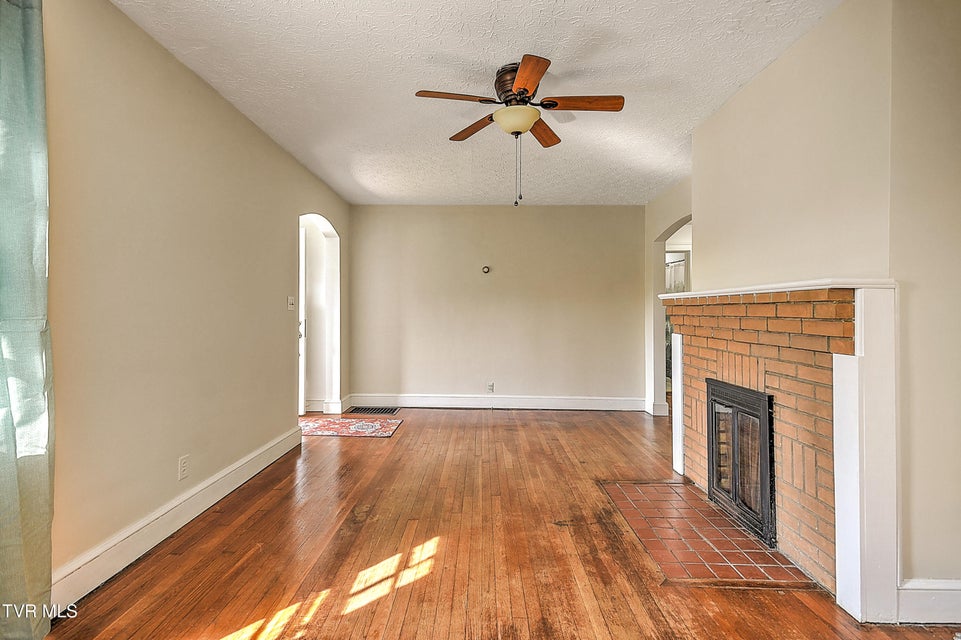 Photo #5: 205 Mullins Street