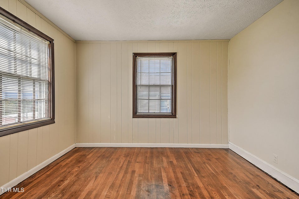 Photo #8: 205 Mullins Street