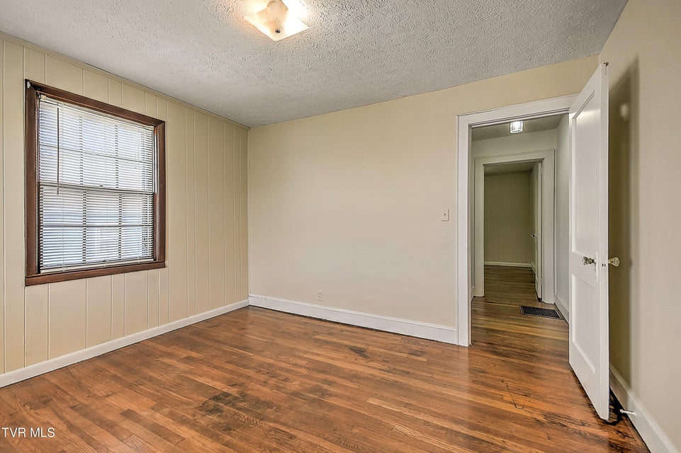 Photo #9: 205 Mullins Street