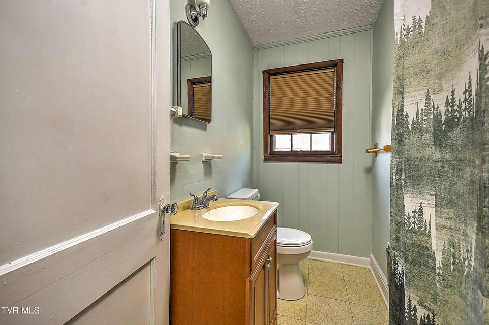 Photo #12: 205 Mullins Street