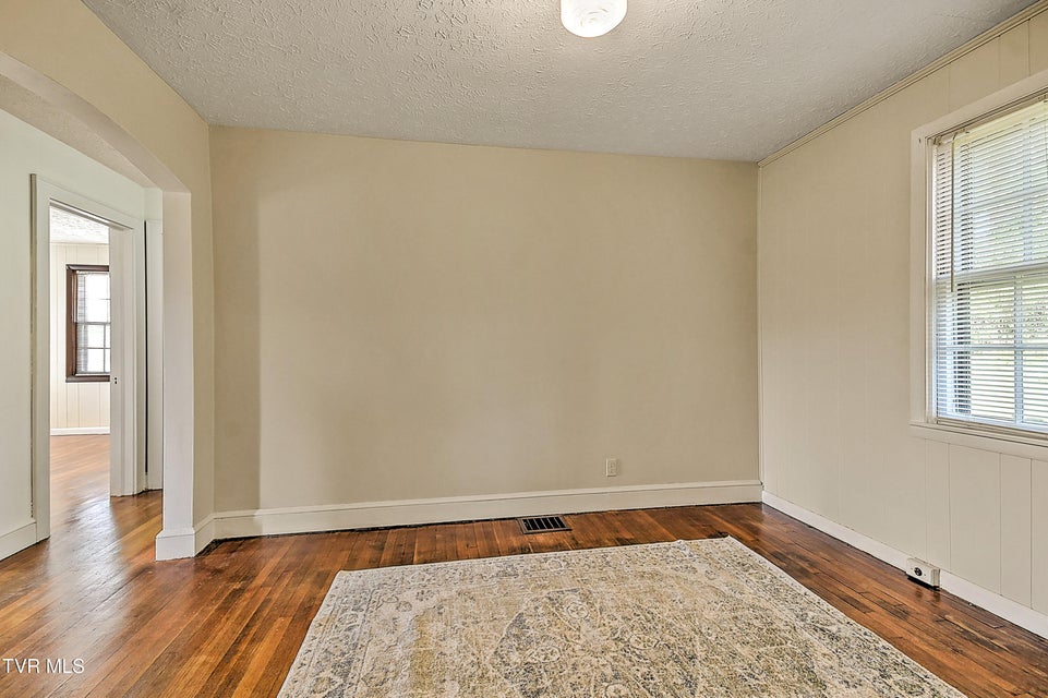 Photo #19: 205 Mullins Street