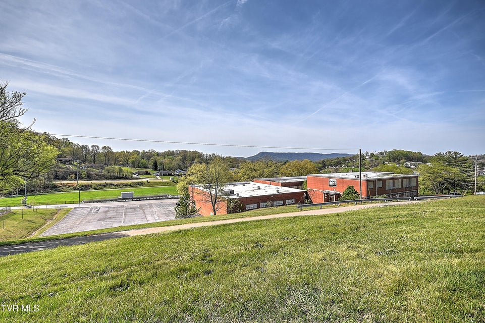 Photo #30: 205 Mullins Street