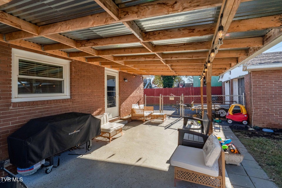 Photo #28: 1233 Pine Street