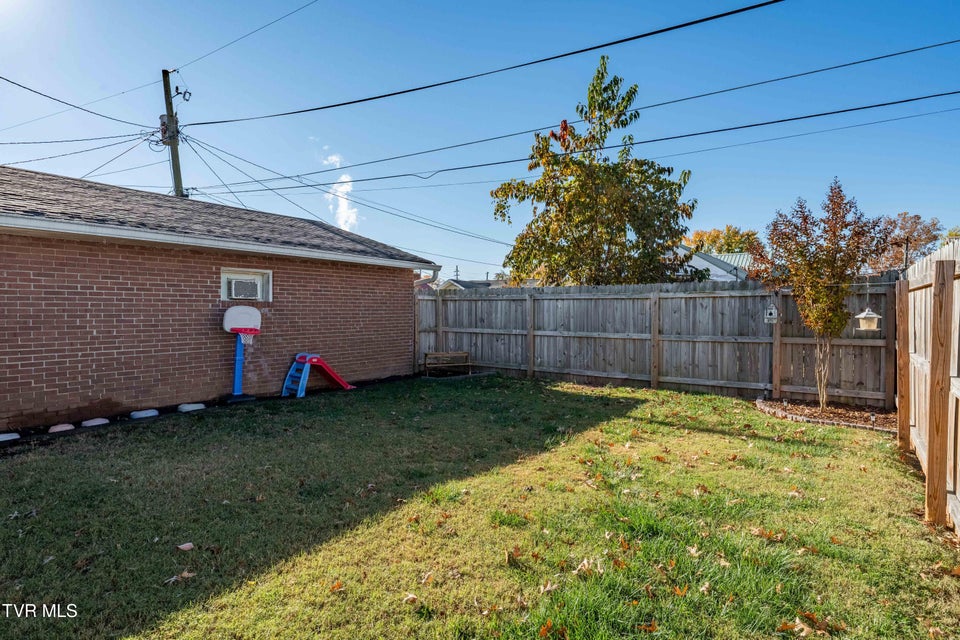 Photo #34: 1233 Pine Street