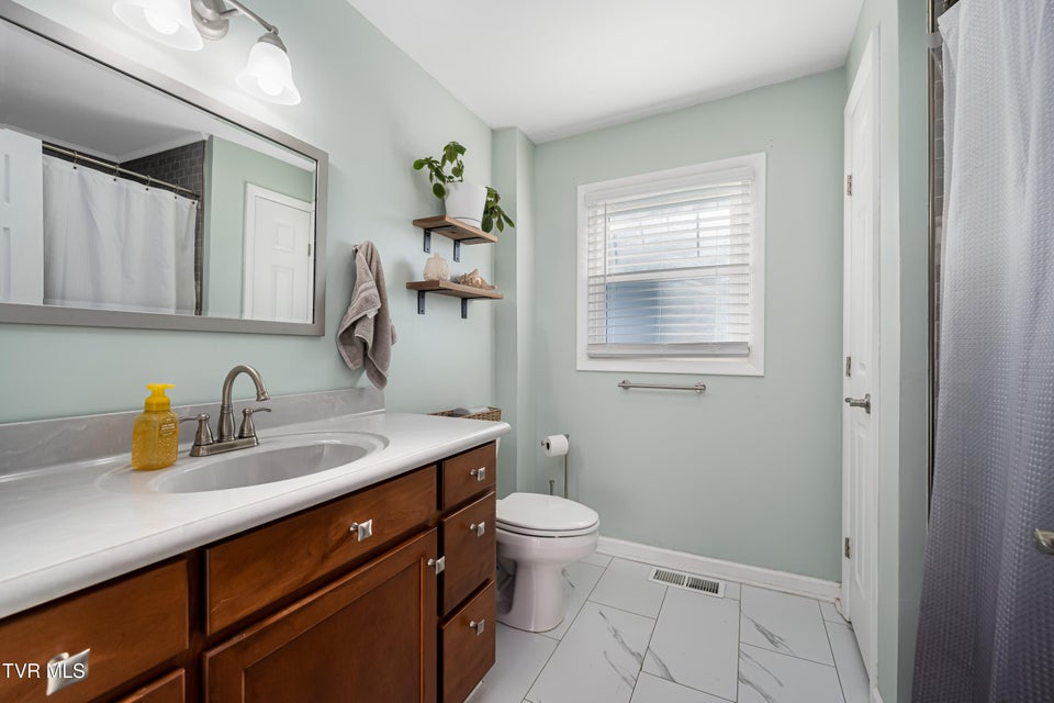 Photo #21: 1233 Pine Street