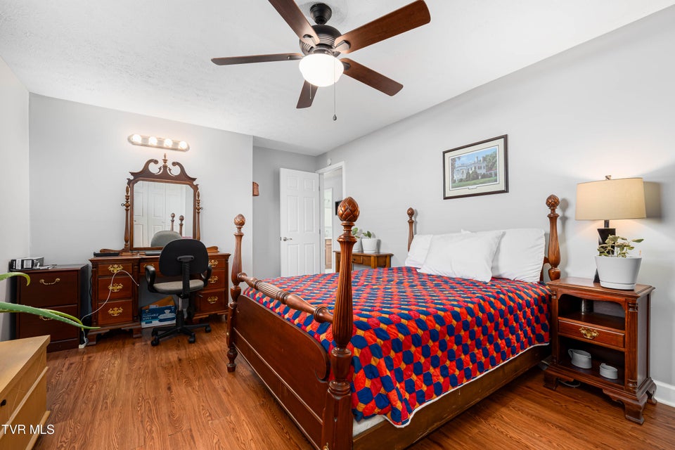 Photo #20: 1233 Pine Street