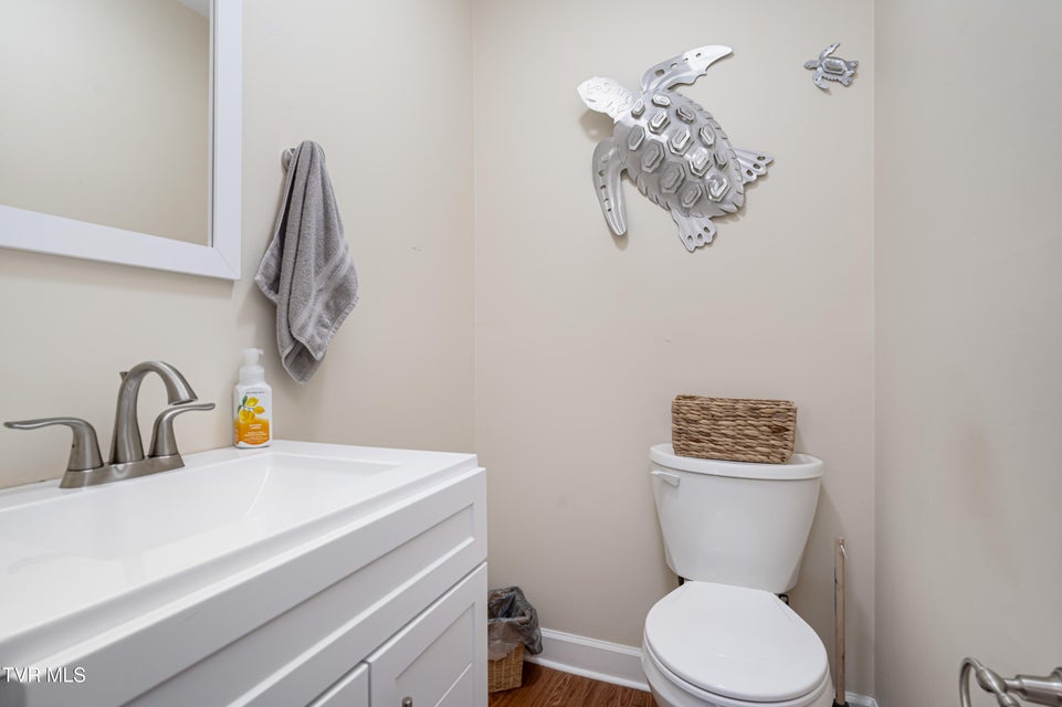 Photo #22: 1233 Pine Street