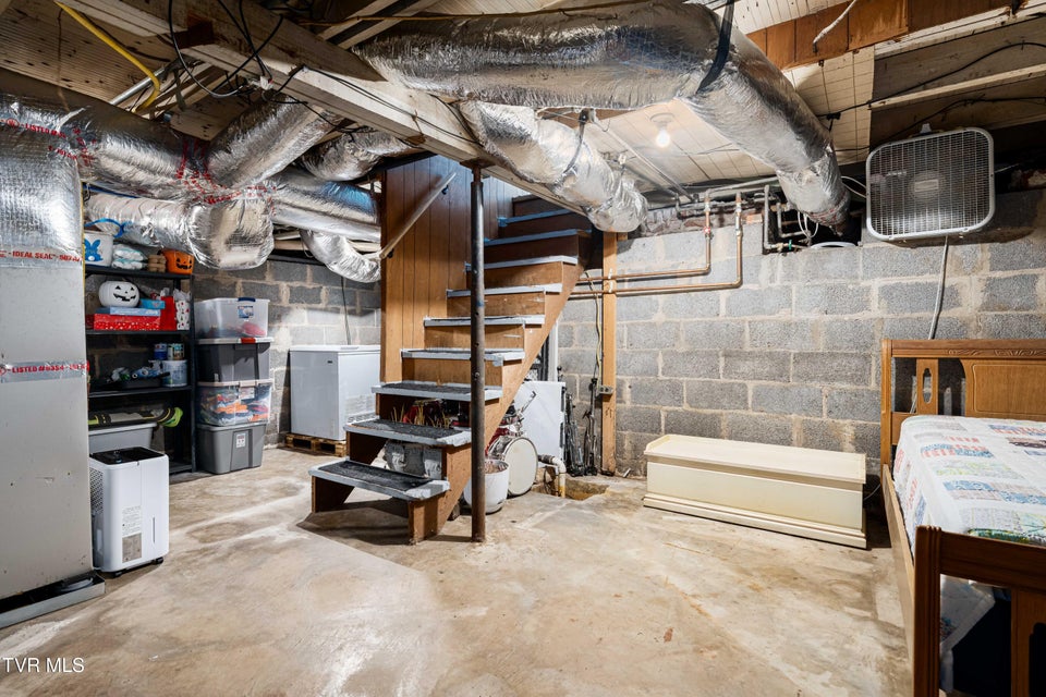 Photo #23: 1233 Pine Street